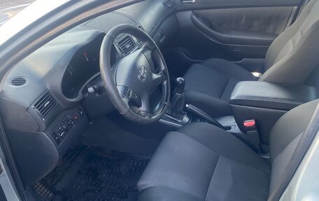 Toyota Avensis III рестайлинг, 2007 год, 700 000 рублей, 13 фотография