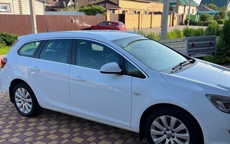 Opel Astra J, 2012 год, 1 300 000 рублей, 2 фотография