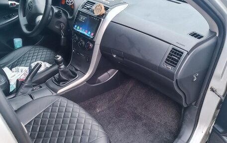 Toyota Corolla, 2011 год, 930 000 рублей, 11 фотография