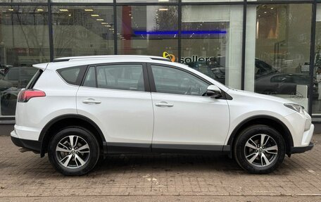 Toyota RAV4, 2018 год, 2 500 000 рублей, 4 фотография