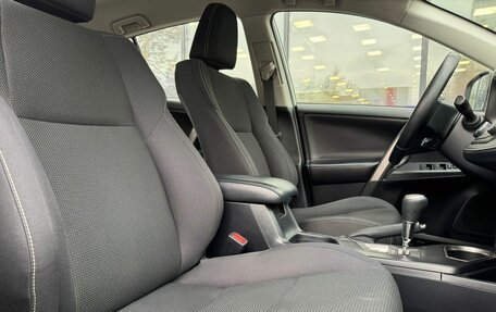 Toyota RAV4, 2018 год, 2 500 000 рублей, 10 фотография