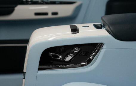 Rolls-Royce Phantom VIII, 2022 год, 77 000 000 рублей, 29 фотография