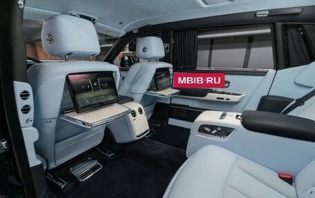 Rolls-Royce Phantom VIII, 2022 год, 77 000 000 рублей, 28 фотография