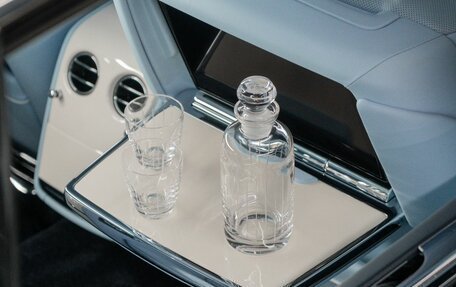 Rolls-Royce Phantom VIII, 2022 год, 77 000 000 рублей, 33 фотография