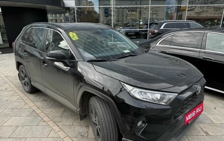 Toyota RAV4, 2021 год, 3 500 000 рублей, 3 фотография