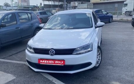 Volkswagen Jetta VI, 2013 год, 760 000 рублей, 2 фотография