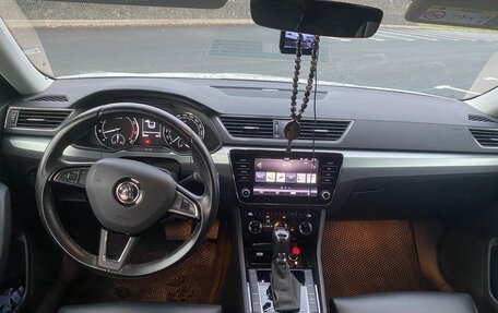 Skoda Superb III рестайлинг, 2018 год, 2 280 000 рублей, 16 фотография