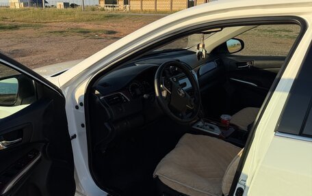 Toyota Camry, 2013 год, 1 650 000 рублей, 10 фотография