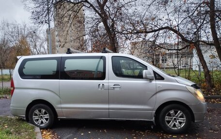 Hyundai Grand Starex Grand Starex I рестайлинг 2, 2010 год, 1 350 000 рублей, 2 фотография