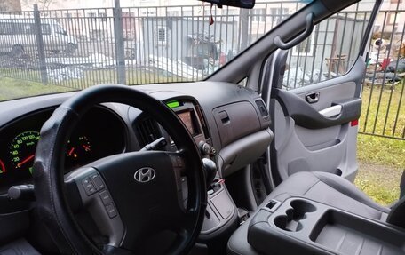 Hyundai Grand Starex Grand Starex I рестайлинг 2, 2010 год, 1 350 000 рублей, 13 фотография