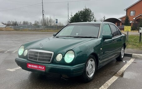 Mercedes-Benz E-Класс, 1997 год, 300 000 рублей, 1 фотография