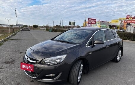 Opel Astra J, 2013 год, 950 000 рублей, 2 фотография