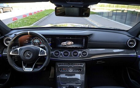 Mercedes-Benz E-Класс AMG, 2018 год, 6 990 000 рублей, 11 фотография