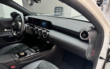 Mercedes-Benz C-Класс, 2022 год, 2 600 000 рублей, 13 фотография