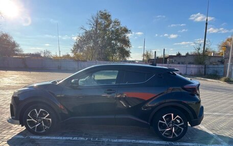 Toyota C-HR I рестайлинг, 2017 год, 2 150 000 рублей, 2 фотография