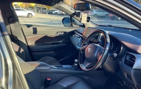 Toyota C-HR I рестайлинг, 2017 год, 2 150 000 рублей, 9 фотография