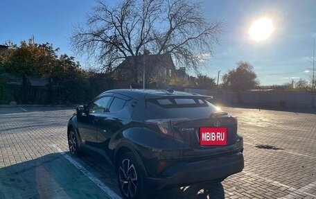 Toyota C-HR I рестайлинг, 2017 год, 2 150 000 рублей, 3 фотография