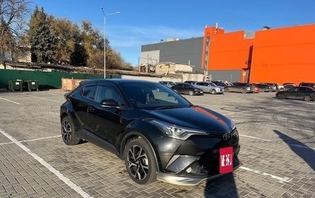 Toyota C-HR I рестайлинг, 2017 год, 2 150 000 рублей, 8 фотография