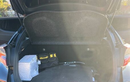 Toyota C-HR I рестайлинг, 2017 год, 2 150 000 рублей, 14 фотография