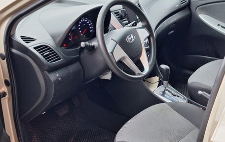 Hyundai Solaris II рестайлинг, 2013 год, 860 000 рублей, 6 фотография