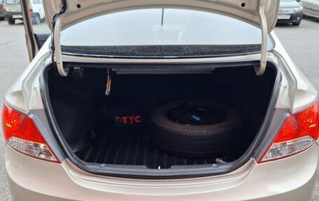 Hyundai Solaris II рестайлинг, 2013 год, 860 000 рублей, 8 фотография