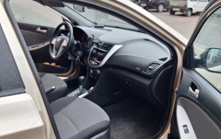 Hyundai Solaris II рестайлинг, 2013 год, 860 000 рублей, 9 фотография