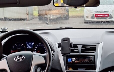 Hyundai Solaris II рестайлинг, 2013 год, 860 000 рублей, 5 фотография