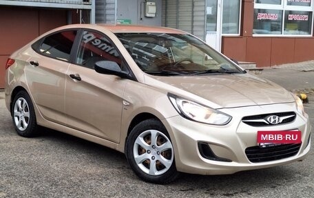 Hyundai Solaris II рестайлинг, 2013 год, 860 000 рублей, 2 фотография