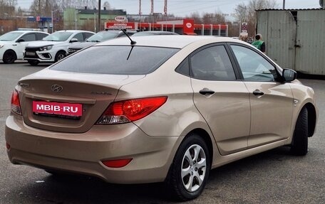 Hyundai Solaris II рестайлинг, 2013 год, 860 000 рублей, 3 фотография