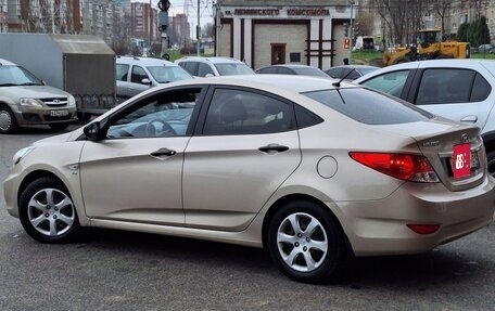 Hyundai Solaris II рестайлинг, 2013 год, 860 000 рублей, 4 фотография