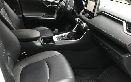 Toyota RAV4, 2021 год, 3 400 000 рублей, 6 фотография