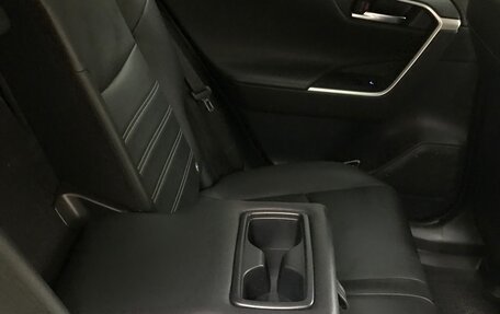 Toyota RAV4, 2021 год, 3 400 000 рублей, 7 фотография