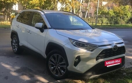 Toyota RAV4, 2021 год, 3 400 000 рублей, 3 фотография