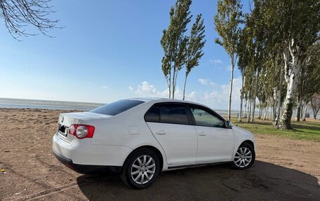 Volkswagen Jetta VI, 2010 год, 835 000 рублей, 2 фотография