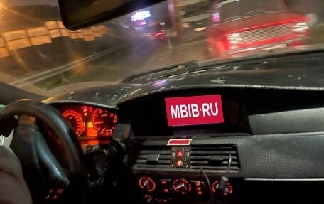 BMW 5 серия, 2004 год, 550 000 рублей, 10 фотография