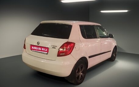 Skoda Fabia II, 2011 год, 500 000 рублей, 2 фотография