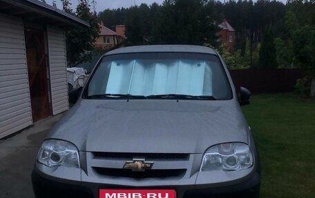Chevrolet Niva I рестайлинг, 2018 год, 800 000 рублей, 1 фотография