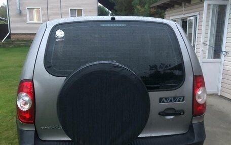 Chevrolet Niva I рестайлинг, 2018 год, 800 000 рублей, 3 фотография