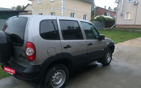 Chevrolet Niva I рестайлинг, 2018 год, 800 000 рублей, 4 фотография