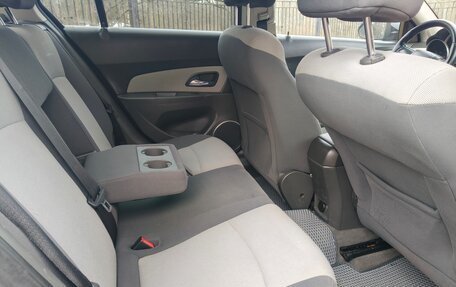 Chevrolet Cruze II, 2010 год, 595 000 рублей, 8 фотография