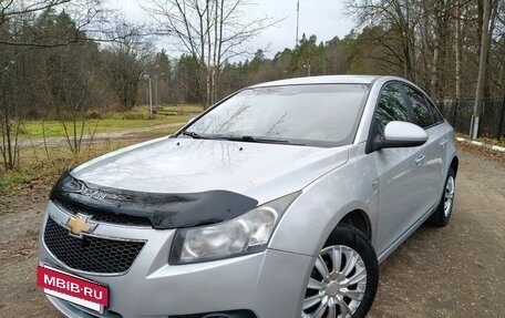 Chevrolet Cruze II, 2010 год, 595 000 рублей, 4 фотография
