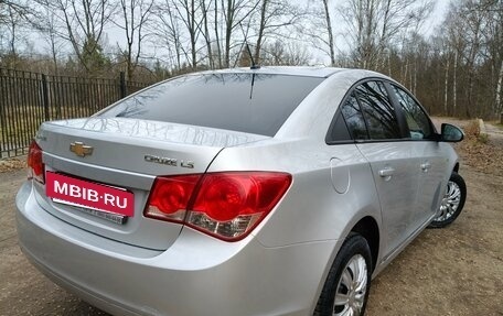 Chevrolet Cruze II, 2010 год, 595 000 рублей, 5 фотография