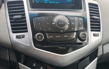 Chevrolet Cruze II, 2010 год, 595 000 рублей, 10 фотография