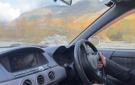 Nissan Avenir II, 2001 год, 260 000 рублей, 21 фотография