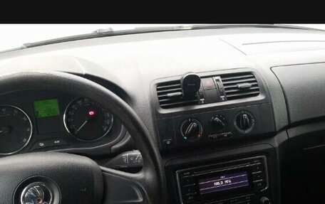 Skoda Fabia II, 2013 год, 650 000 рублей, 4 фотография