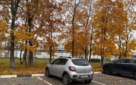 Renault Sandero II рестайлинг, 2021 год, 1 420 000 рублей, 2 фотография