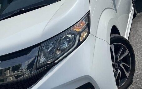 Honda Stepwgn IV, 2017 год, 1 600 000 рублей, 2 фотография