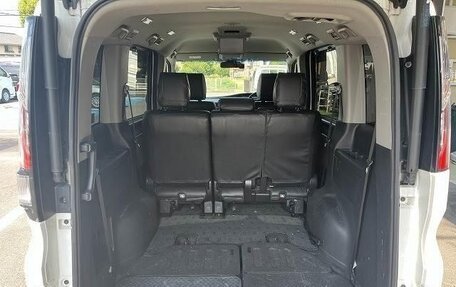 Honda Stepwgn IV, 2017 год, 1 600 000 рублей, 18 фотография