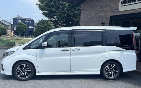 Honda Stepwgn IV, 2017 год, 1 600 000 рублей, 11 фотография