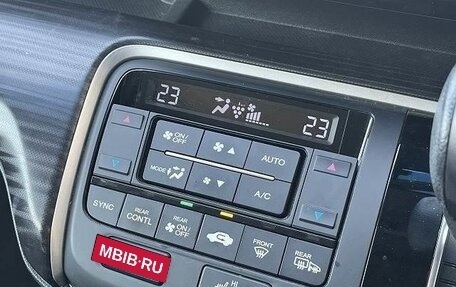 Honda Stepwgn IV, 2017 год, 1 600 000 рублей, 16 фотография